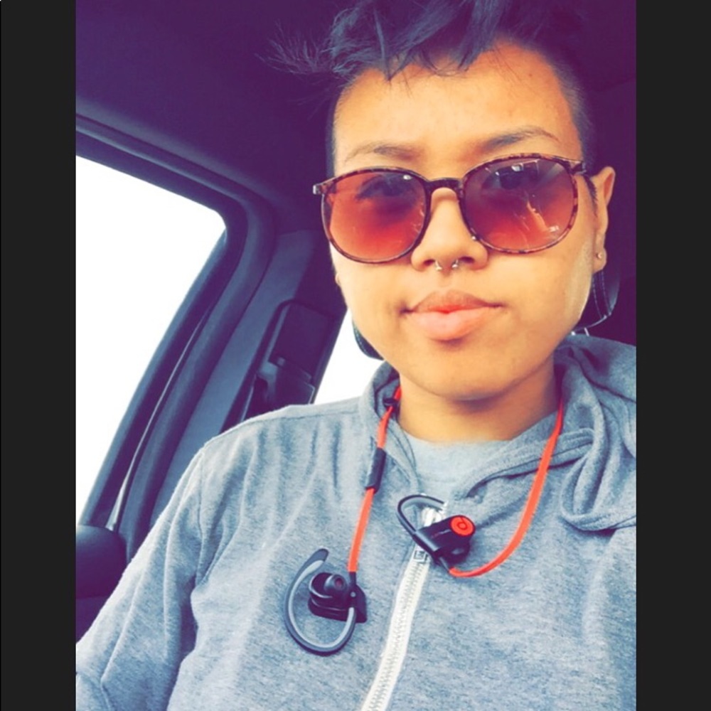 Meet your Posher, Pon